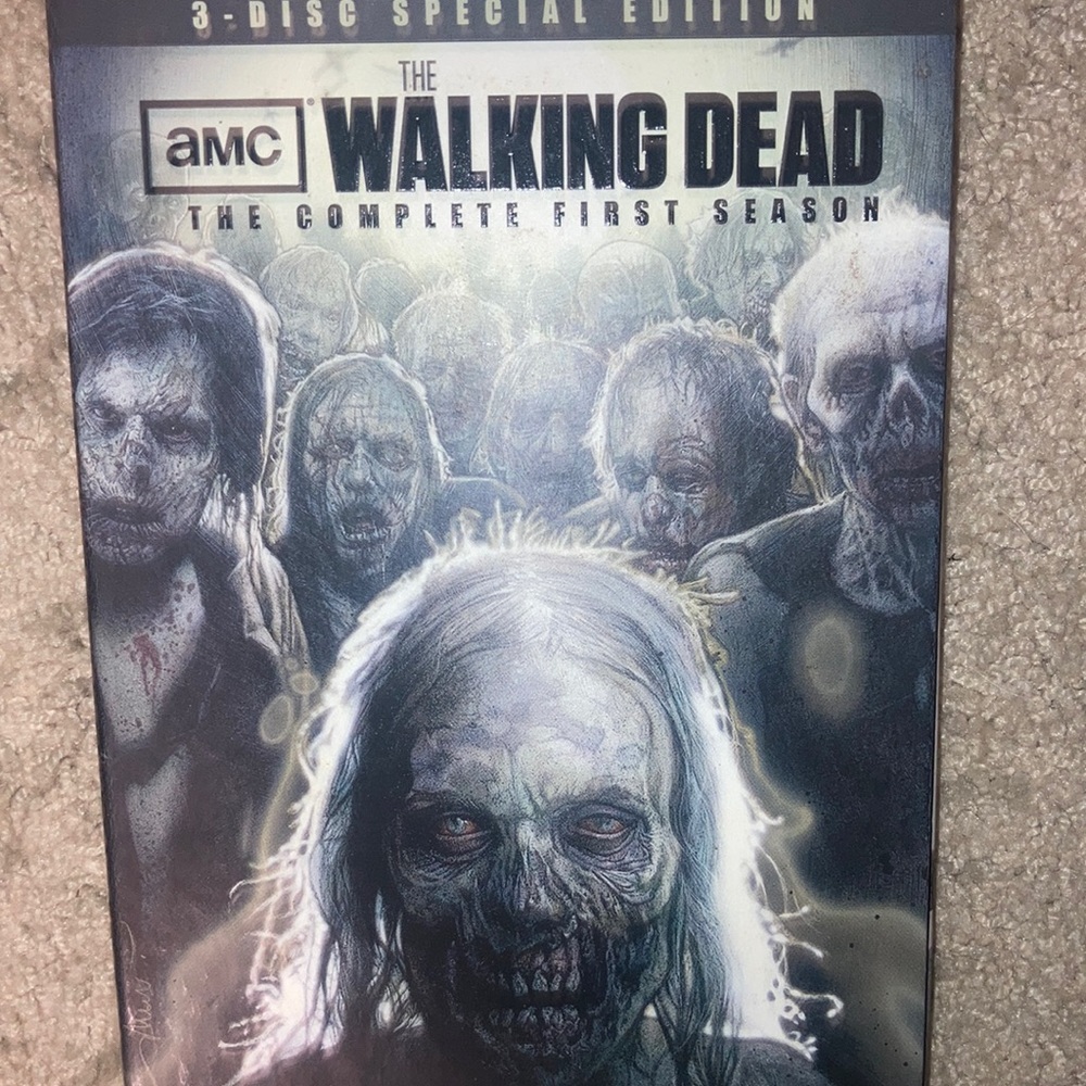 FINAL DROP 🚨This will be a gift! 🎁 AMC the Walking Dead 3 DVD First Season Set
